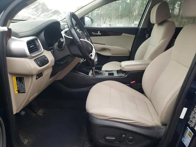 2017 KIA SORENTO LX  