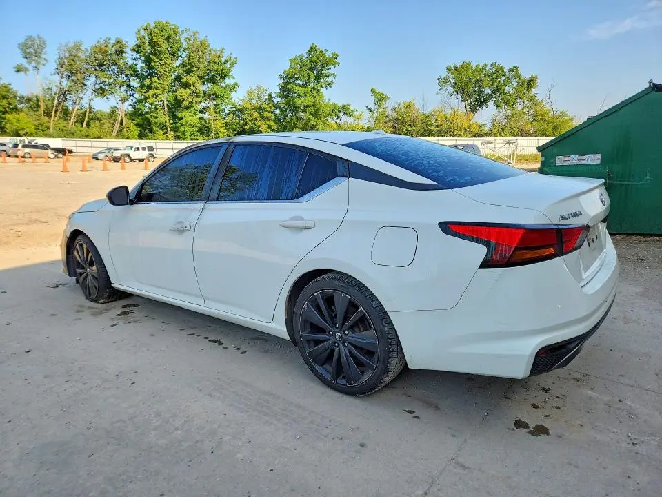 2019 NISSAN ALTIMA SR  