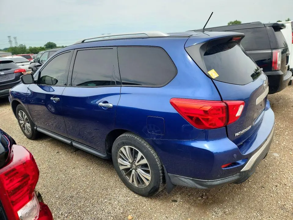 2018 NISSAN PATHFINDER SV  