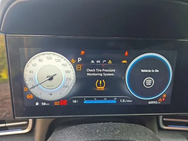 2024 HYUNDAI ELANTRA LUXURY  
