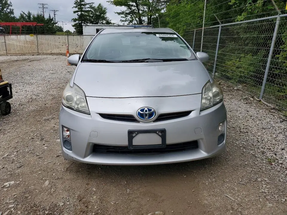 2010 TOYOTA PRIUS III  