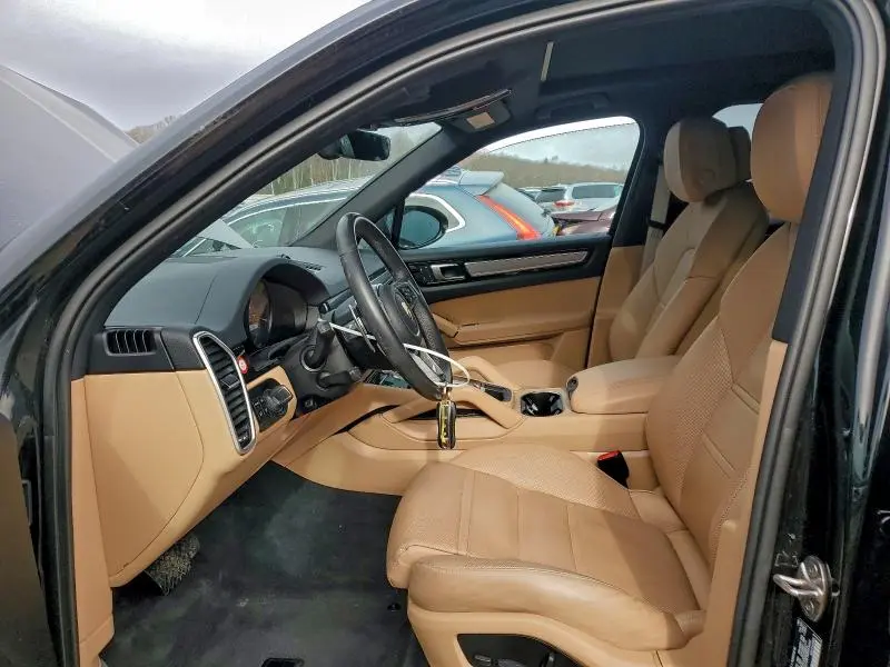 2023 PORSCHE CAYENNE BASE  