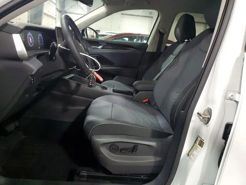 2025 VOLKSWAGEN TIGUAN SE  