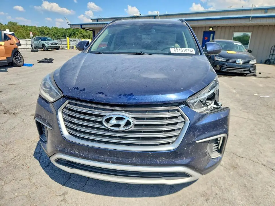 2017 HYUNDAI SANTA FE SE  