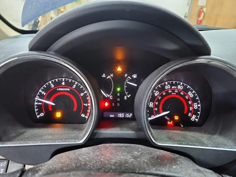 2013 TOYOTA HIGHLANDER SE  
