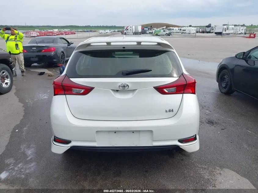 2018 TOYOTA COROLLA IM  