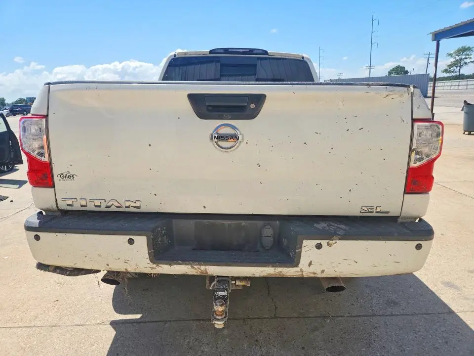 2019 NISSAN TITAN SL  
