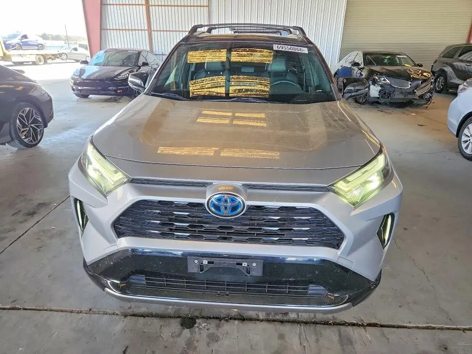 2022 TOYOTA RAV4 XSE  