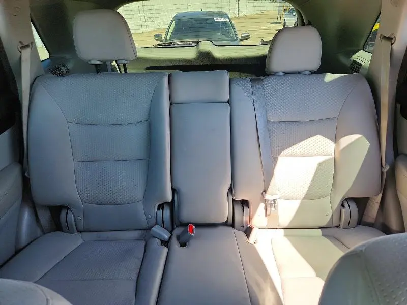 2011 KIA SORENTO LX  