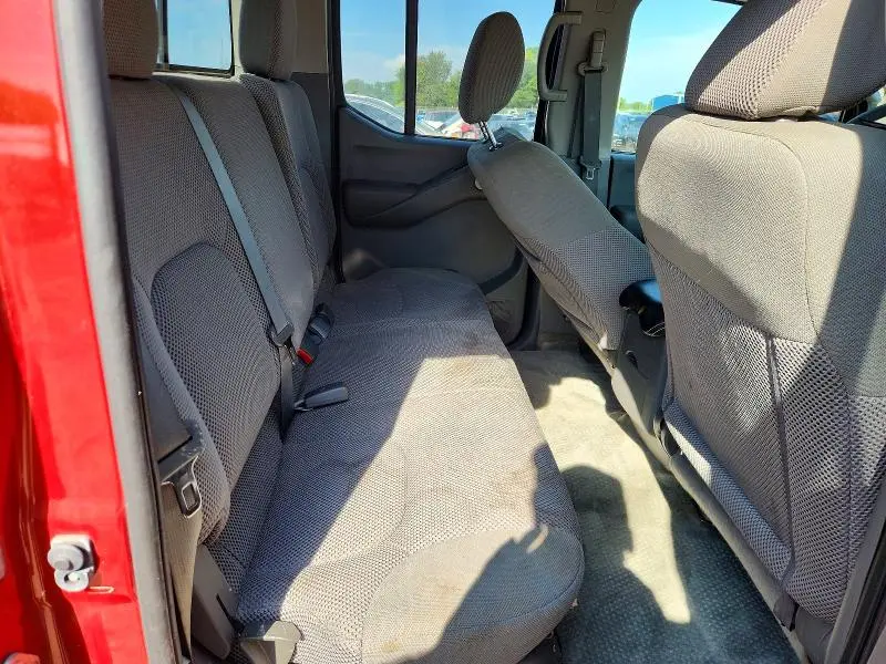 2017 NISSAN FRONTIER SV  