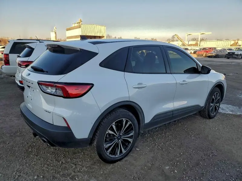 2021 FORD ESCAPE SE  