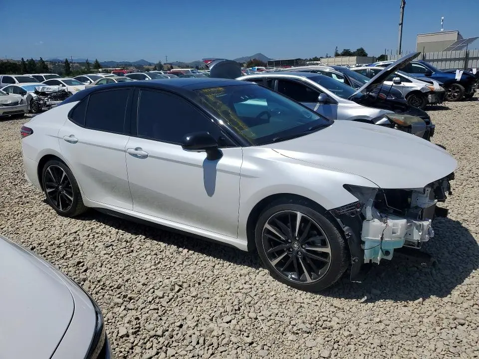 2018 TOYOTA CAMRY XSE  
