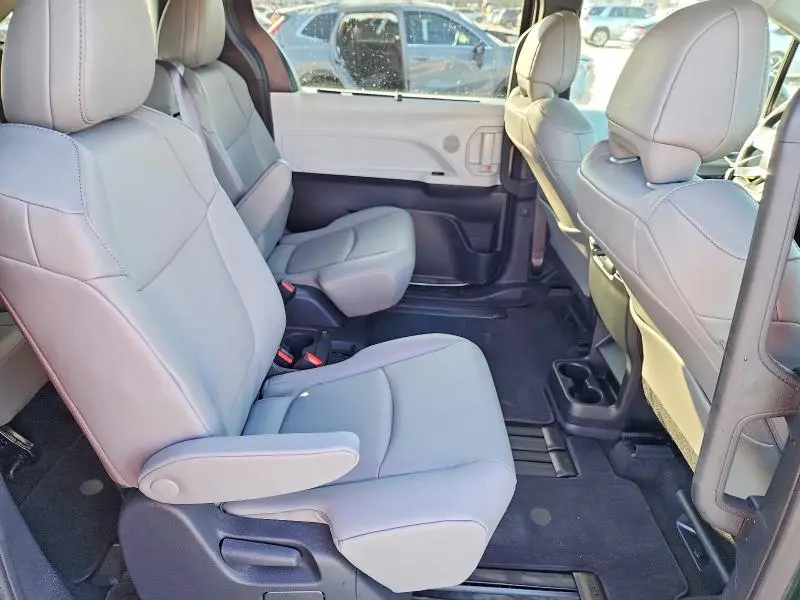 2025 TOYOTA SIENNA   