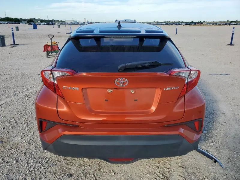2020 TOYOTA C-HR XLE  