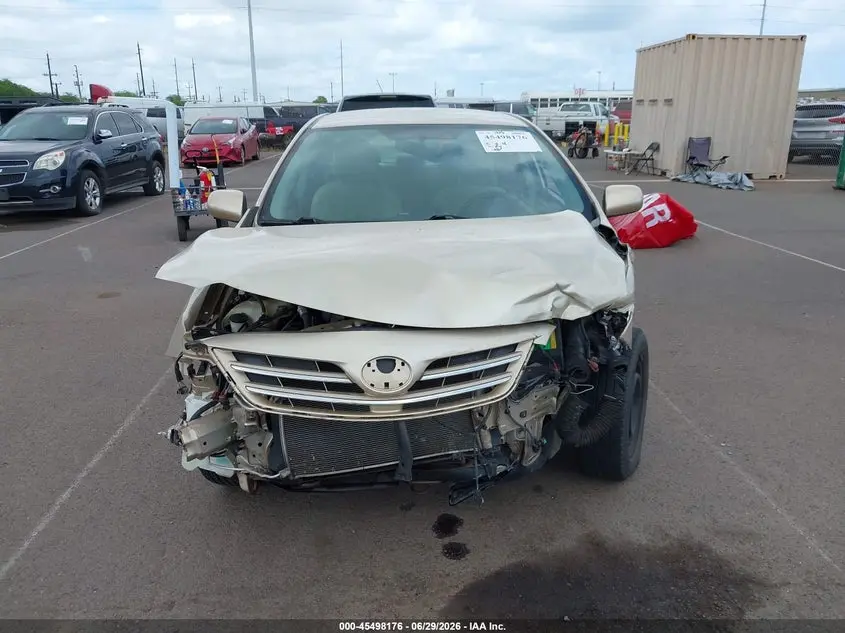 2013 TOYOTA COROLLA  