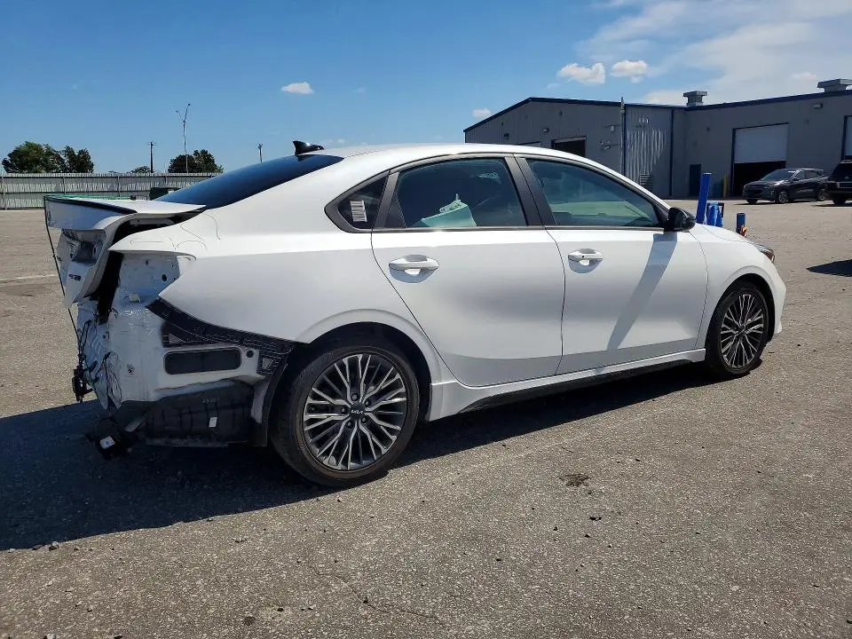 2023 KIA FORTE GT LINE  