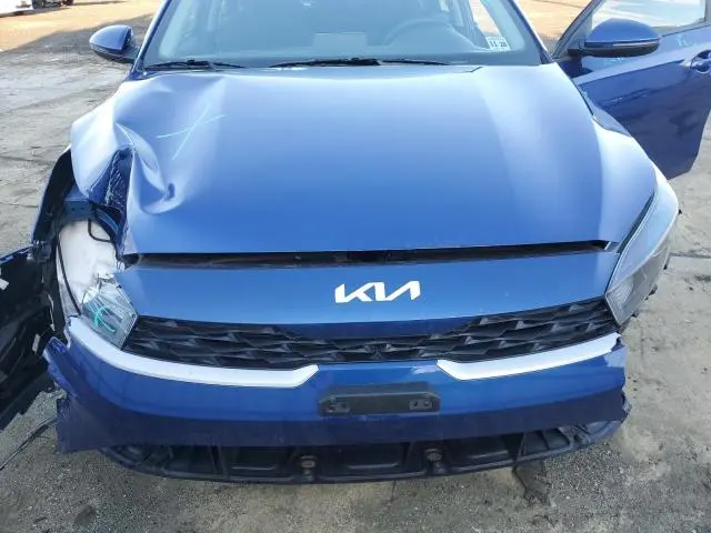 2023 KIA FORTE LX  