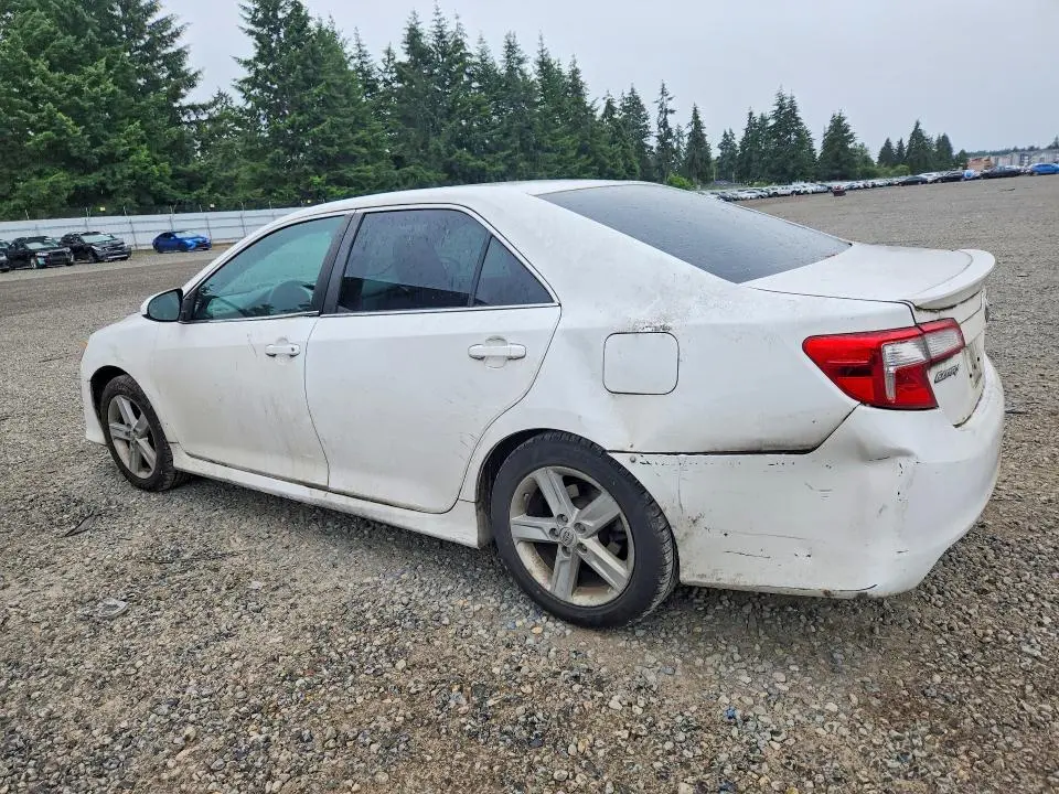 2014 TOYOTA CAMRY SE  