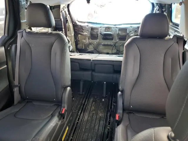 2025 KIA CARNIVAL SX  
