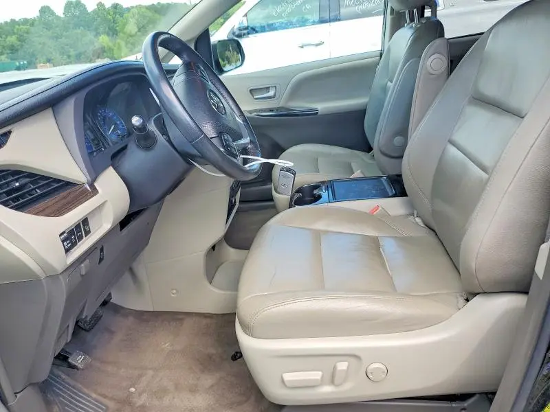 2017 TOYOTA SIENNA XLE 8-PASSENGER  