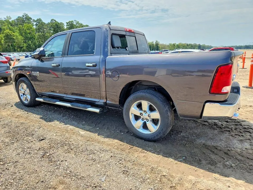 2015 RAM 1500 SLT  