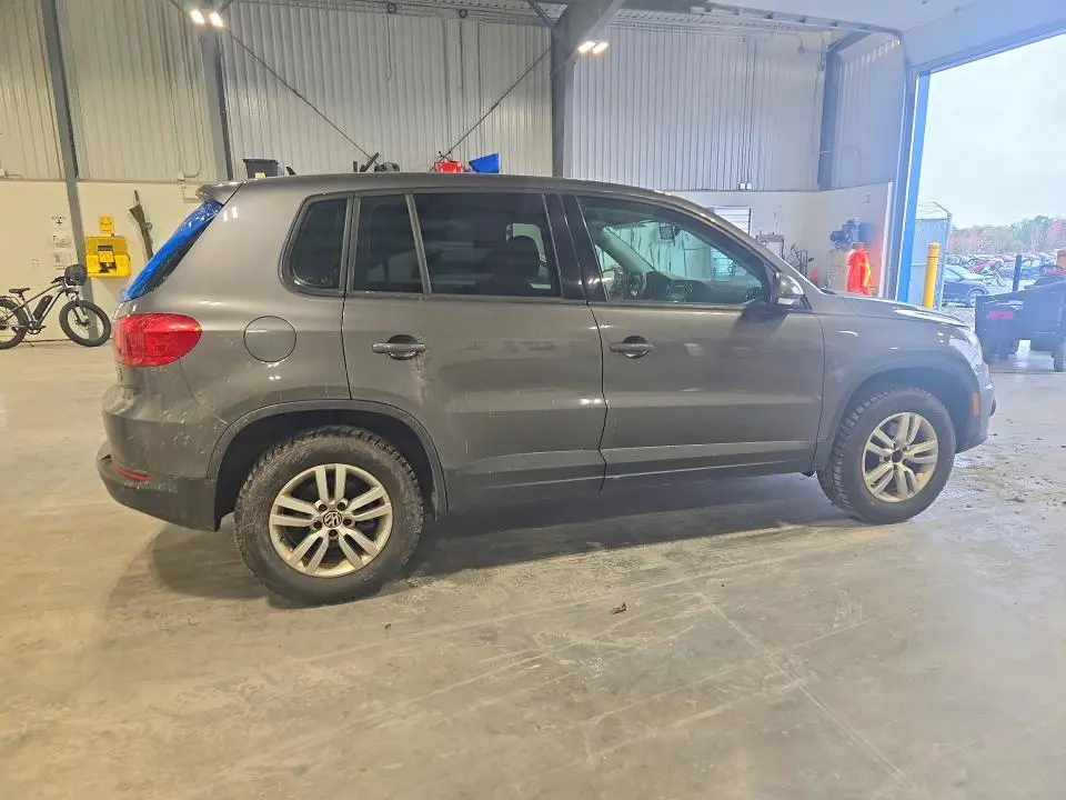 2012 VOLKSWAGEN TIGUAN S  