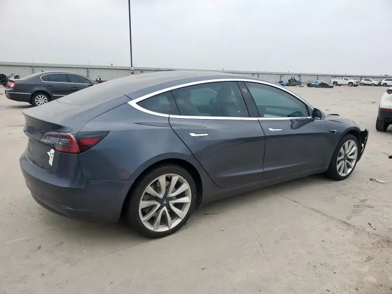 2018 TESLA MODEL 3   