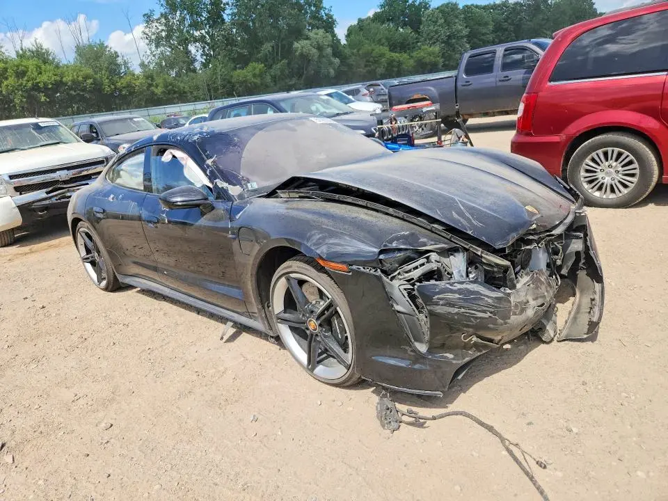 2021 PORSCHE TAYCAN   