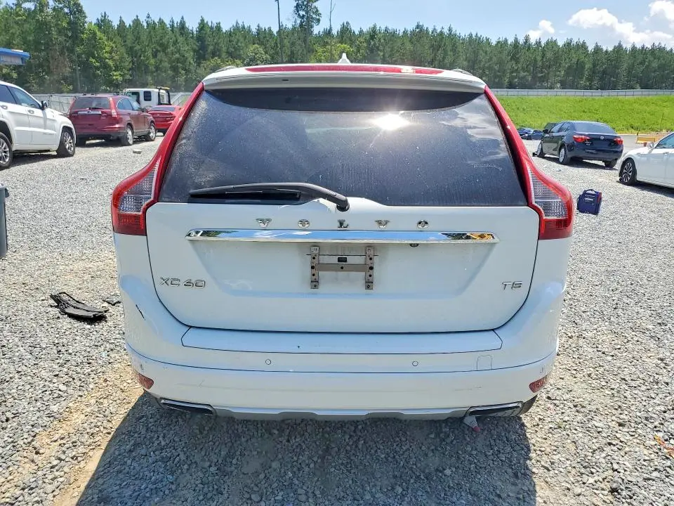 2015 VOLVO XC60 T5 PREMIER  
