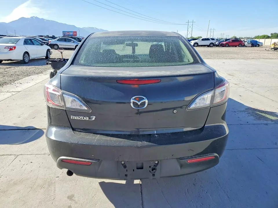 2011 MAZDA 3 I  