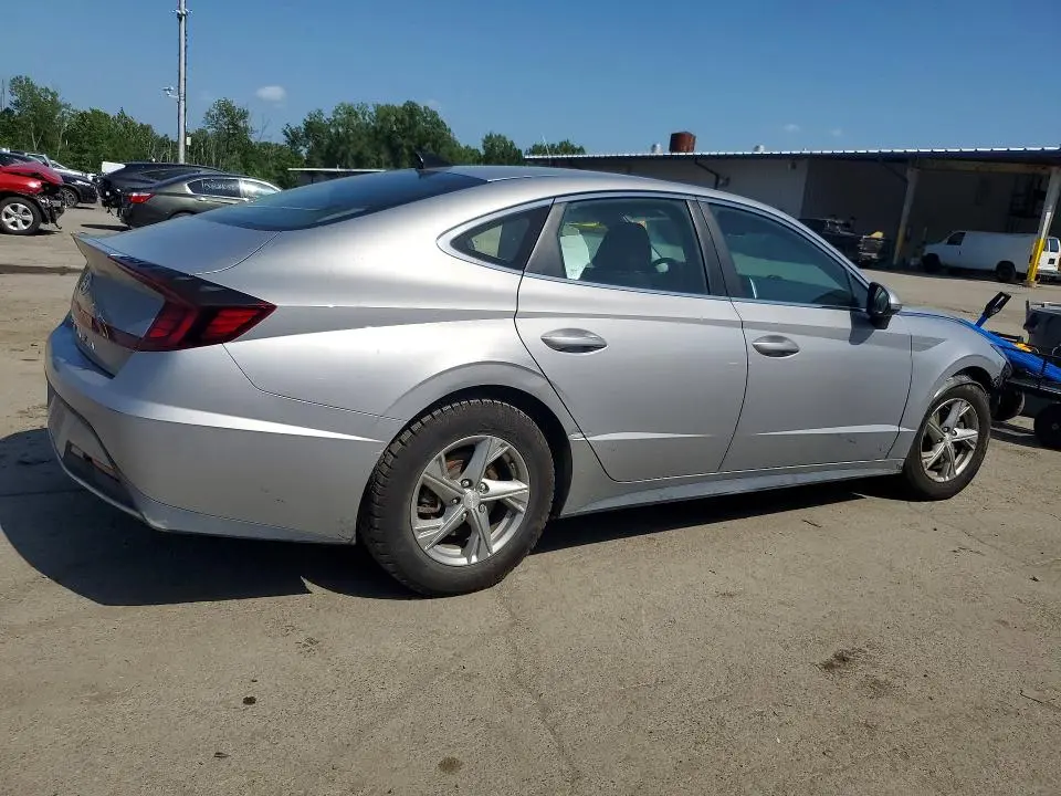 2023 HYUNDAI SONATA SE  