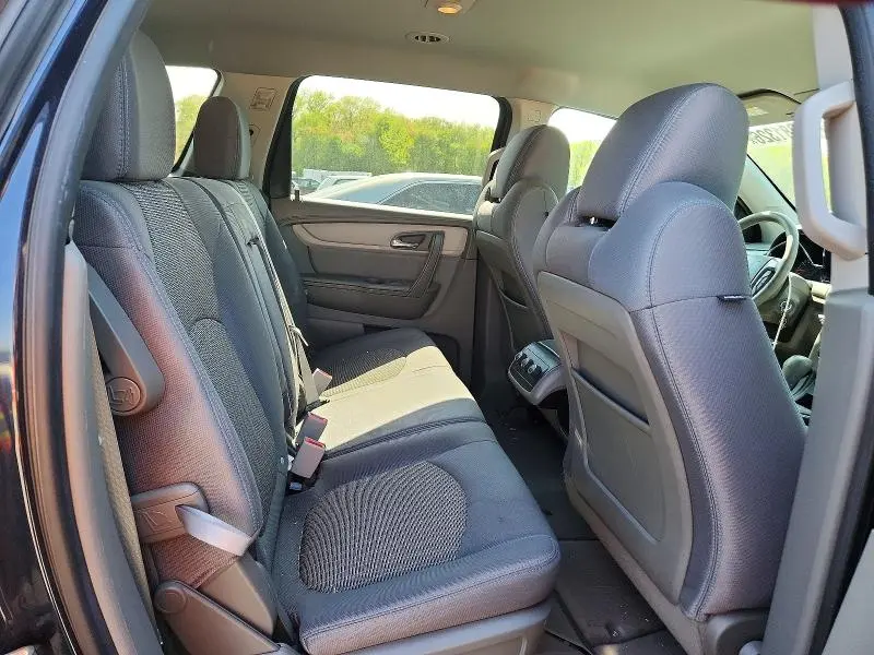 2015 CHEVROLET TRAVERSE LS  