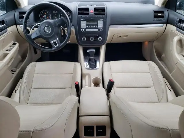 2010 VOLKSWAGEN JETTA SE  