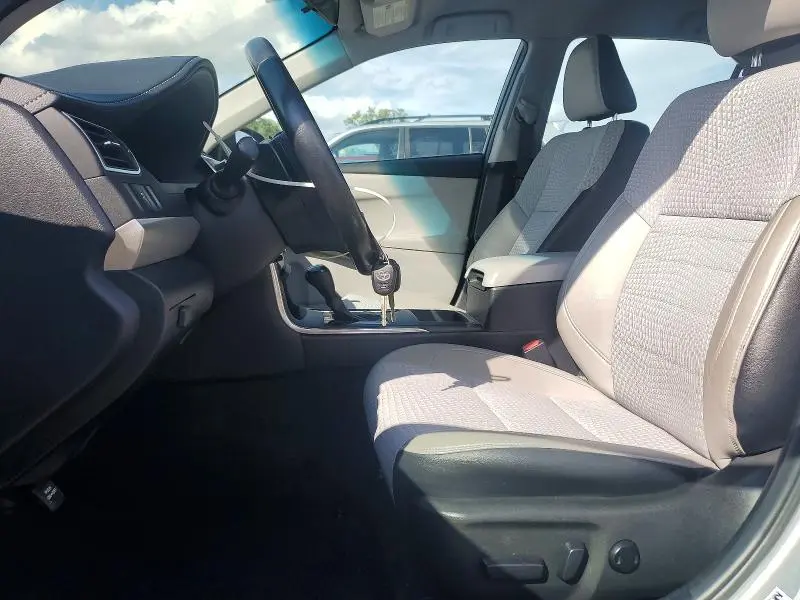 2015 TOYOTA CAMRY SE  
