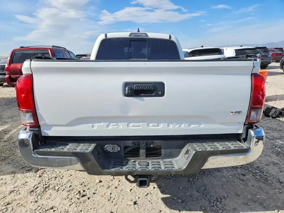 2021 TOYOTA TACOMA SR5 V6  