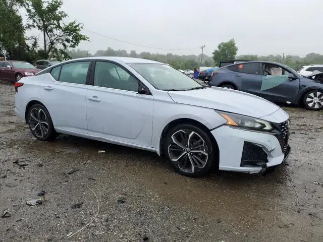 2023 NISSAN ALTIMA SR  