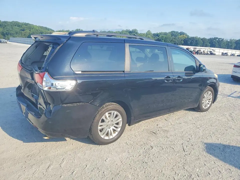 2012 TOYOTA SIENNA XLE 8-PASSENGER  