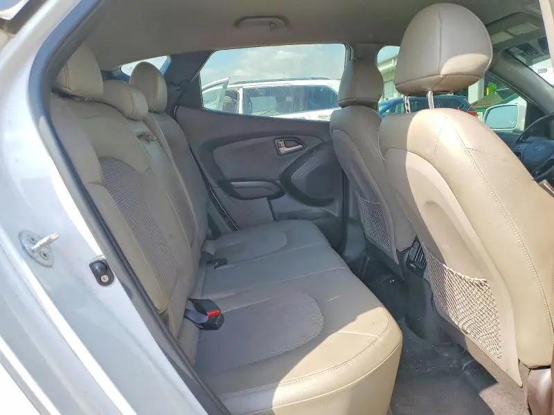 2015 HYUNDAI TUCSON SE  