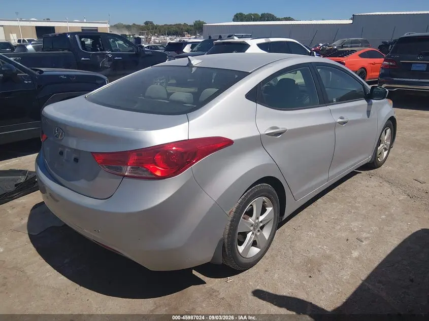2013 HYUNDAI ELANTRA GLS