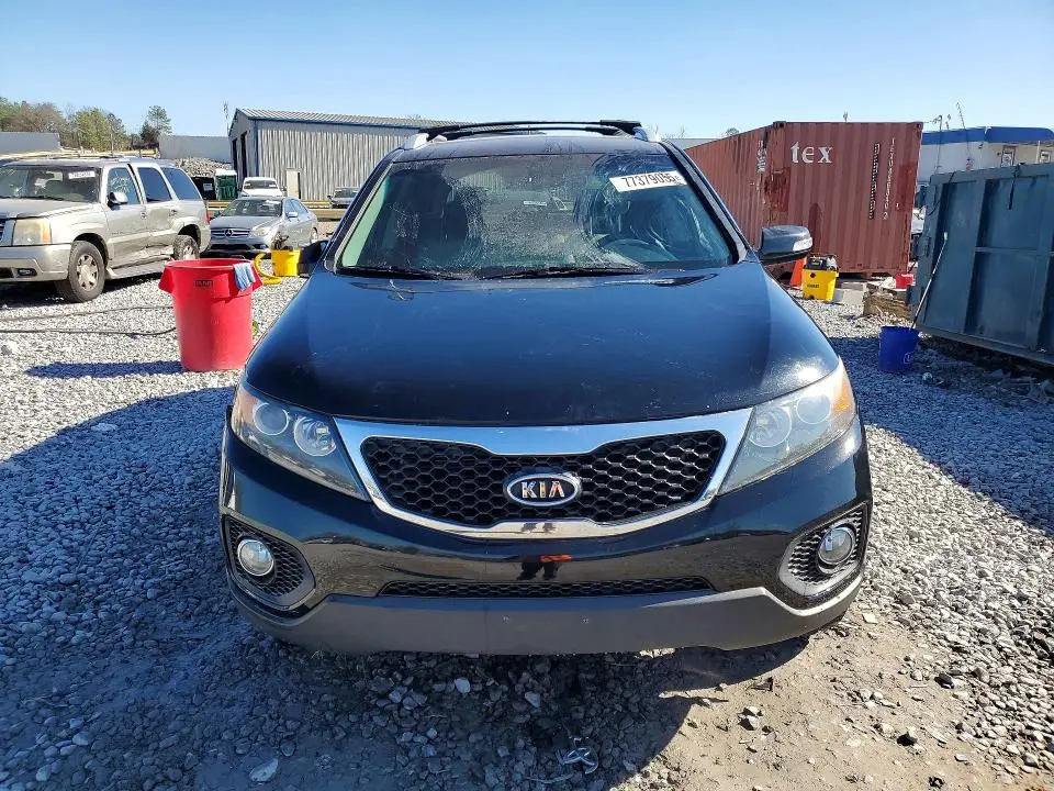 2013 KIA SORENTO LX  