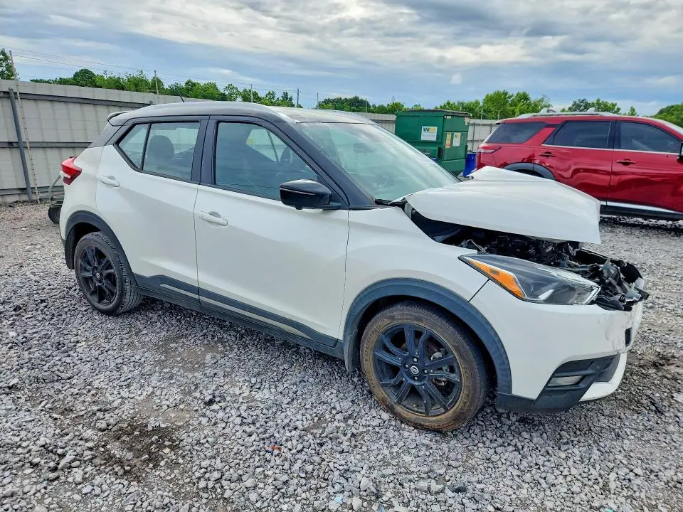 2020 NISSAN KICKS SR  