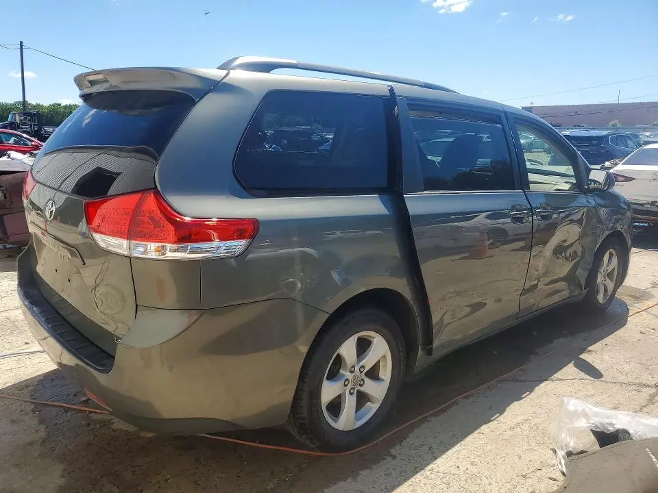 2011 TOYOTA SIENNA LE  