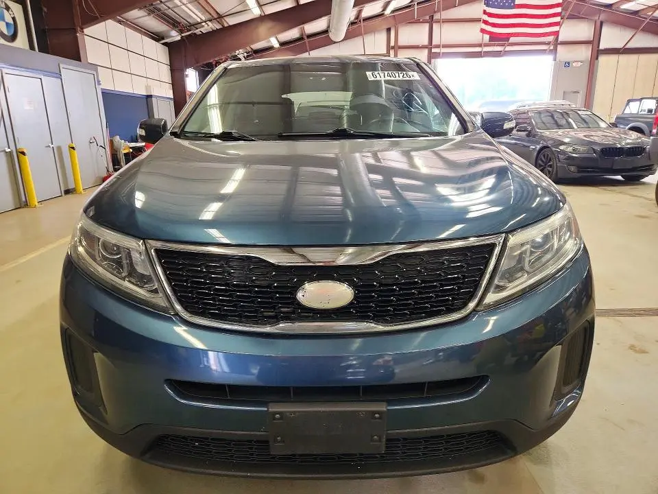 2014 KIA SORENTO LX  