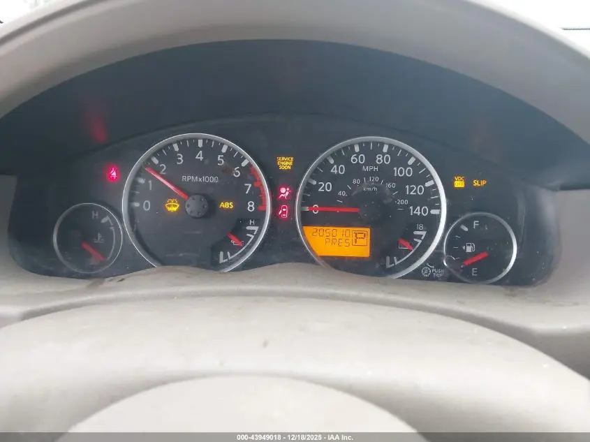 2011 NISSAN PATHFINDER SILVER