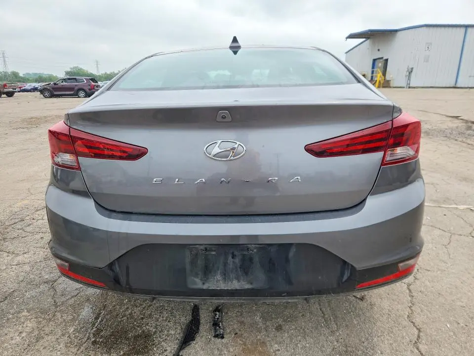 2020 HYUNDAI ELANTRA SEL  