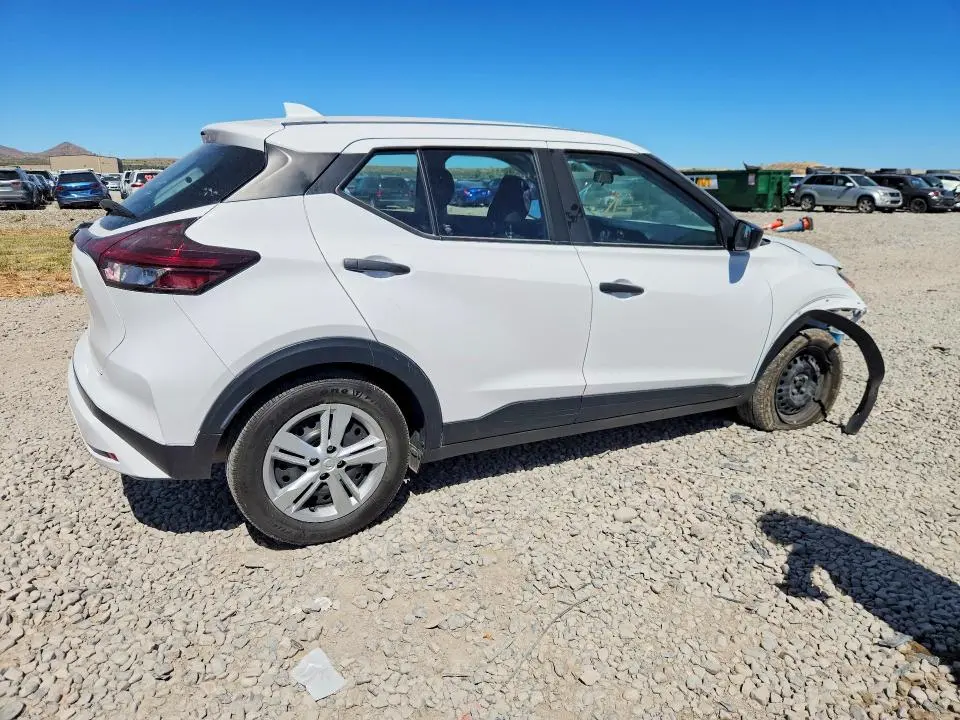 2024 NISSAN KICKS S  