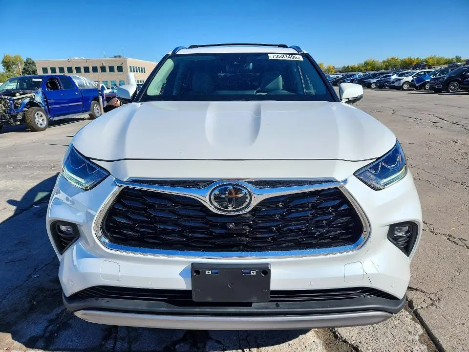 2025 TOYOTA HIGHLANDER PLATINUM  