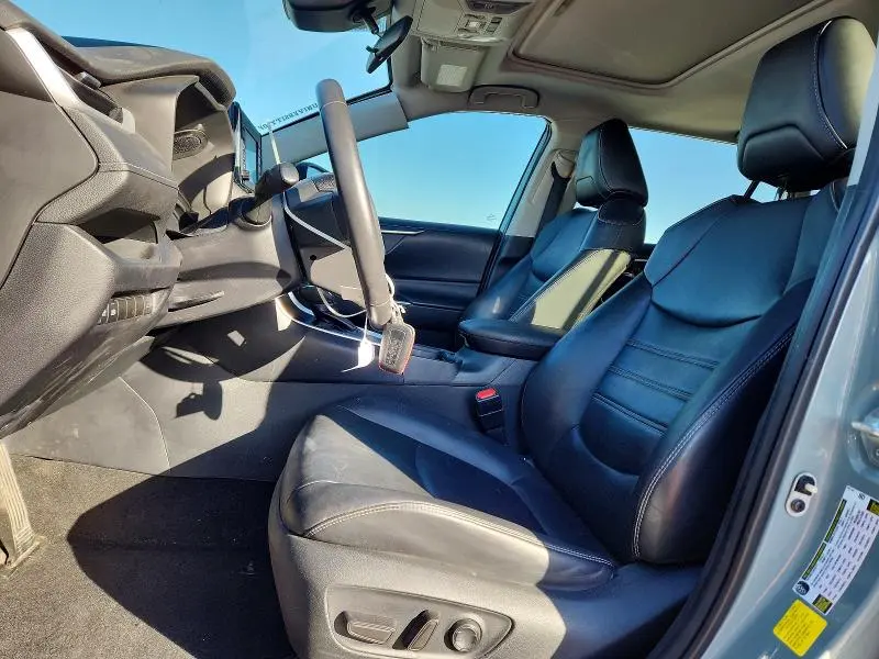 2019 TOYOTA RAV4 XLE PREMIUM  