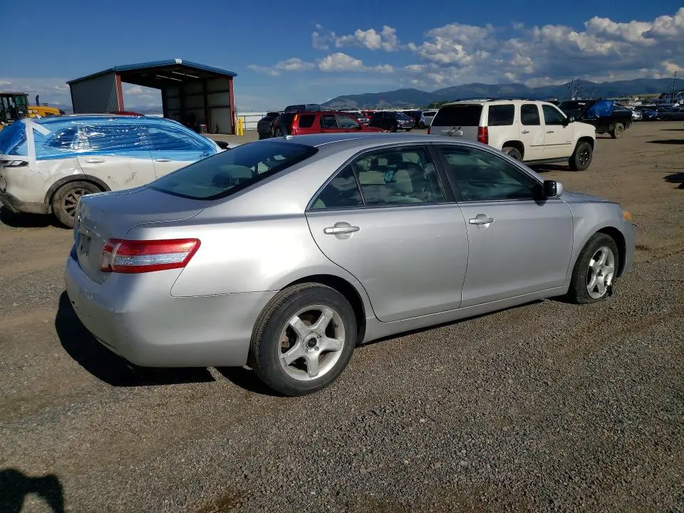 2011 TOYOTA CAMRY LE  