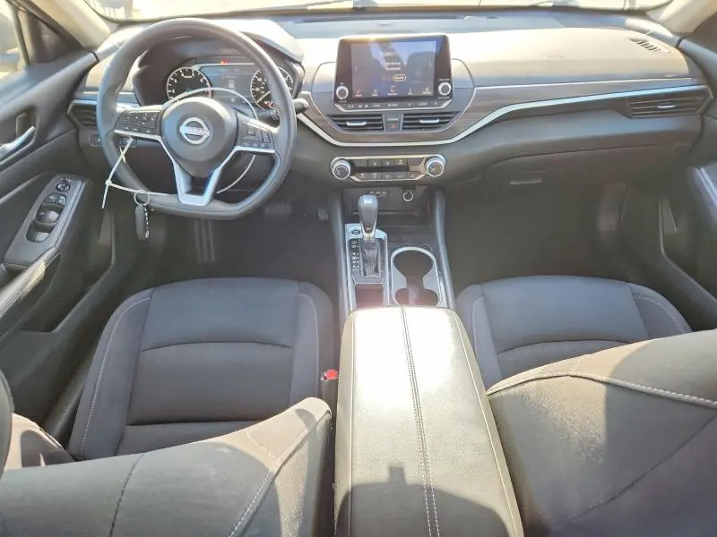 2024 NISSAN ALTIMA SV  